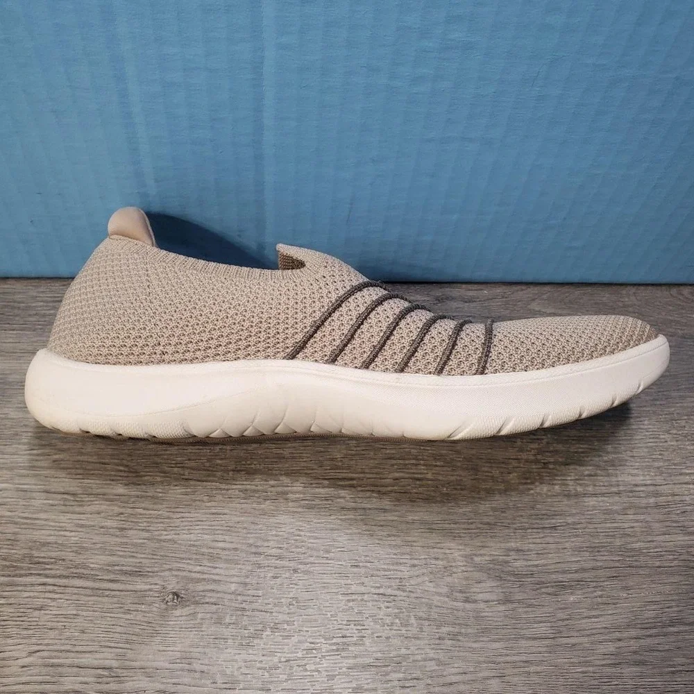 Clarks Cloudsteppers Shoes Womens Size 7.5 Beige Slip On Comfort Cushion Soft‎